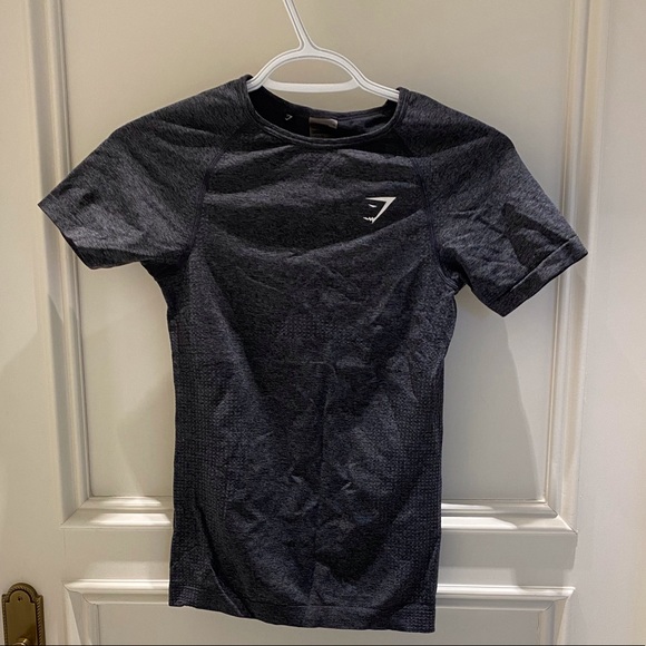 Gymshark short sleeve grey T hardly worn - Picture 4 of 5